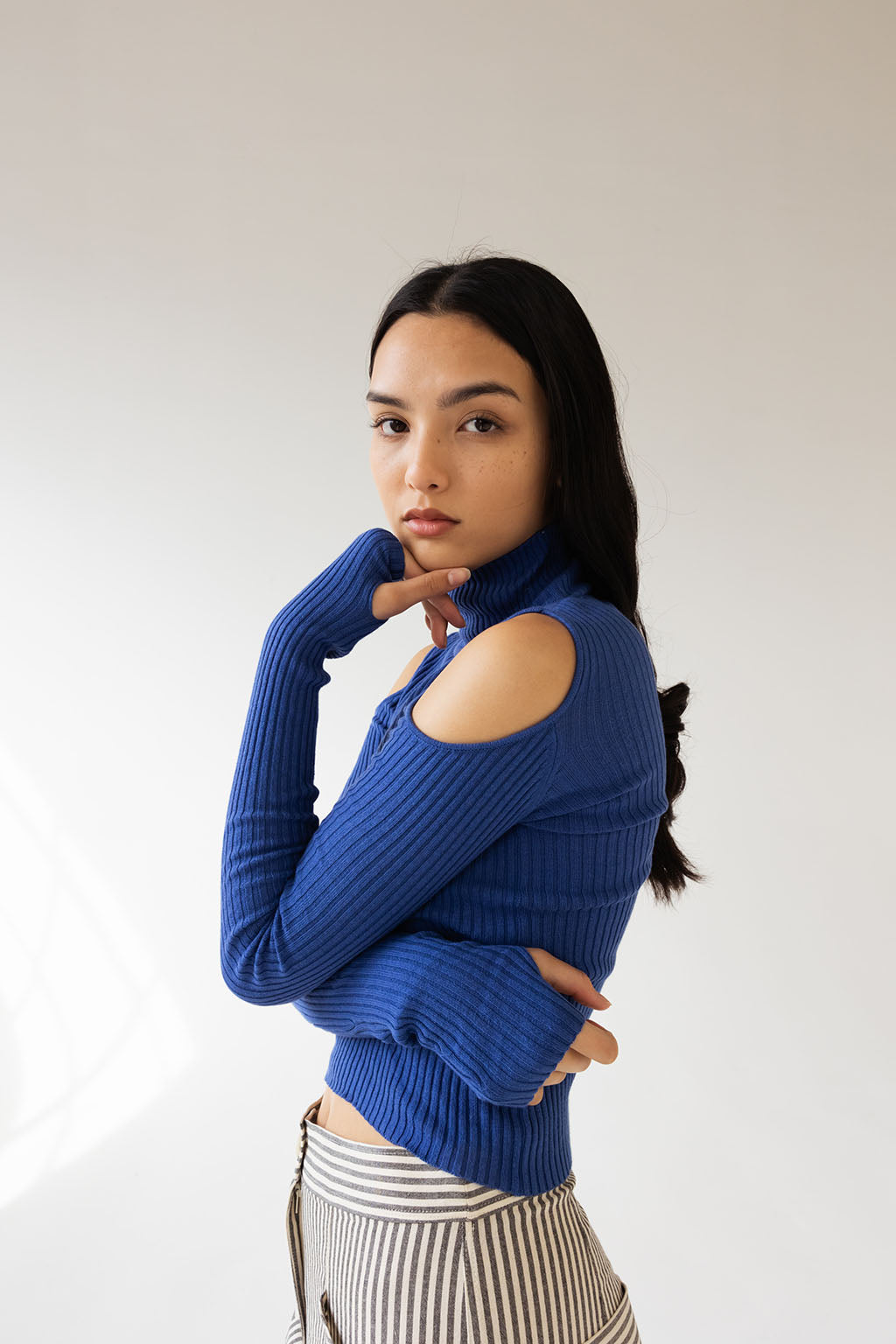 Noya Cold Shoulder Skivvy - Sapphire